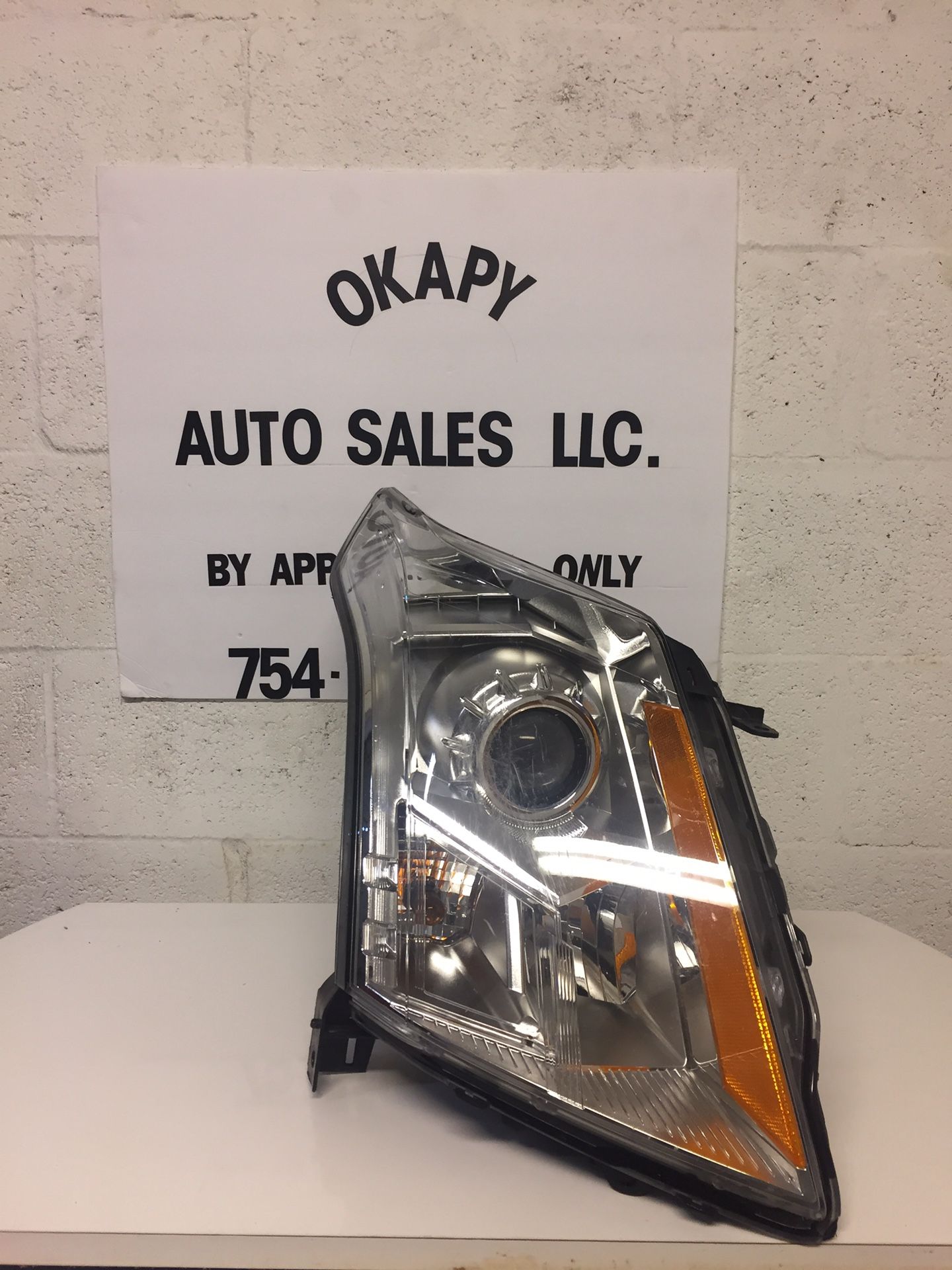 10-16 CADILLAC SRX RIGHT HEADLIGHT