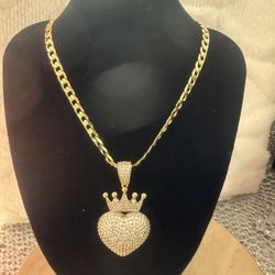 Gold plated with four layers of 14k gold, suitable for daily use, can get wet, very good, does not harm the skin