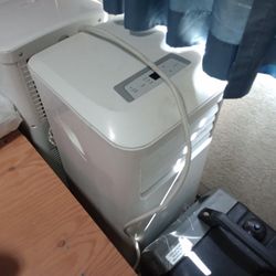 Fridgedaire Portable AC Unit 