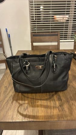 MichaelKorsBlack Leather Tote Handbag with Turn-Lock