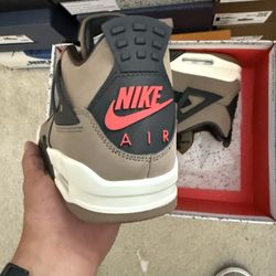 Jordan 4s Travis Scott 