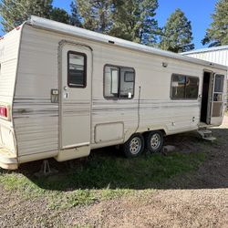 1987 Komfort 28 Ft Trailer