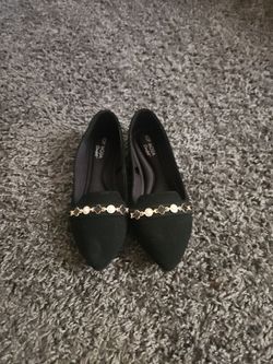 Black top model shoes