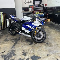 Motorcycle Yamaha R6 