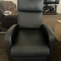 Single Manual Black Recliner Chair 
