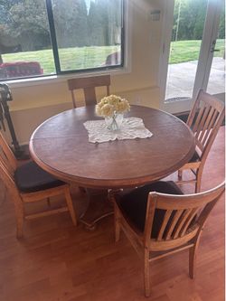 Round Dining Table with 4 Chairs & 2 Extension Leaves