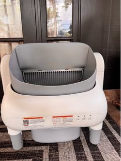 Automatic cat litter box