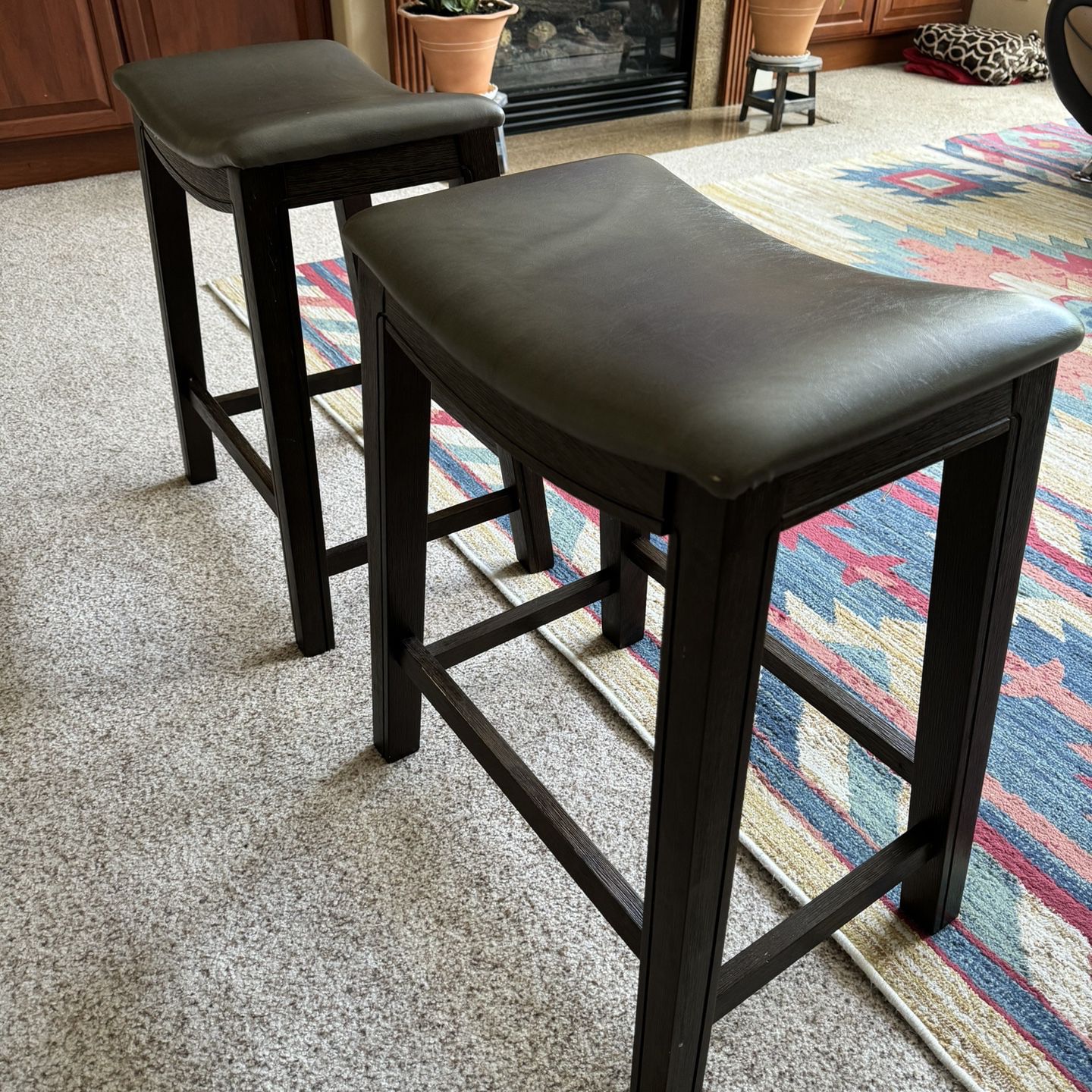 Bar Stool w/Grey Leather Upholstery