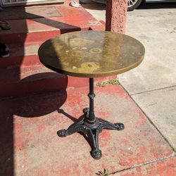 Antique Style Metal Round Table 