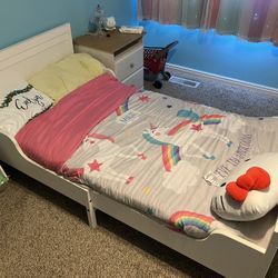 Extendable Twin Bed - White