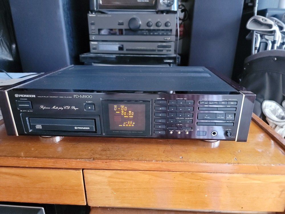 Pioneer PD-M900 CD Player With Remote