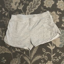 Women’s shorts size L