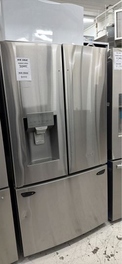 36 in. 28 cu. ft. 3-Door French Door Refrigerator w/ Ice and Water Dispenser and Craft Ice in PrintProof Stainless Steel