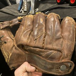 Vintage Baseball Glove 1950’s