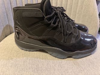 Cap and gown Jordan 11’s