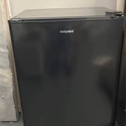 Hot Point Mini Fridge For Sale Great Condition 