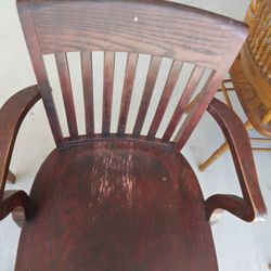 Sturdy Stron Omnish Chair