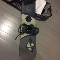 silence 159cm snowboard (broken bindings)