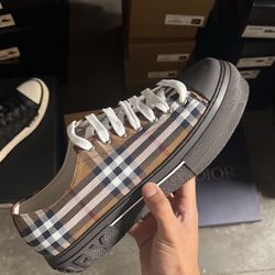 Burberry Shoes 