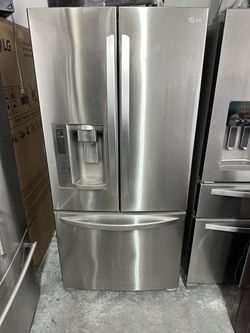 LG 33 wide stainless steel refrigerator with 2 months warranty, delivery and installation available  680