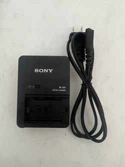 Sony BC-QZ1 Battery Charger with Power Cord