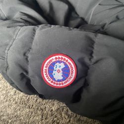 canda Goose Black- Size Small 