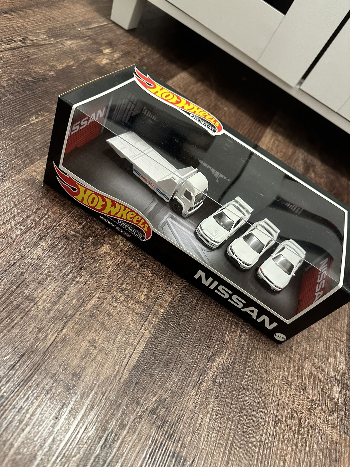 Hot Wheels 1:64 Nissan Skyline GT-R Premium Collector Set (GMH39-GRN86)