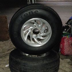 Firestone LT 265 X 75 R 5"16"
