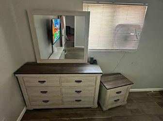 Bedroom set