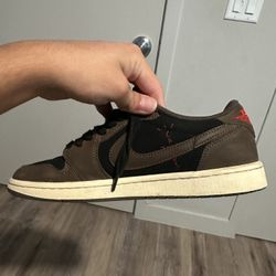 Travis scott x air jordan 1 low mocha 