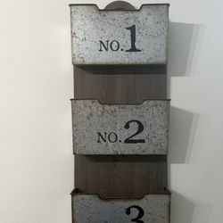 Wall Organizer with 3 Compartments