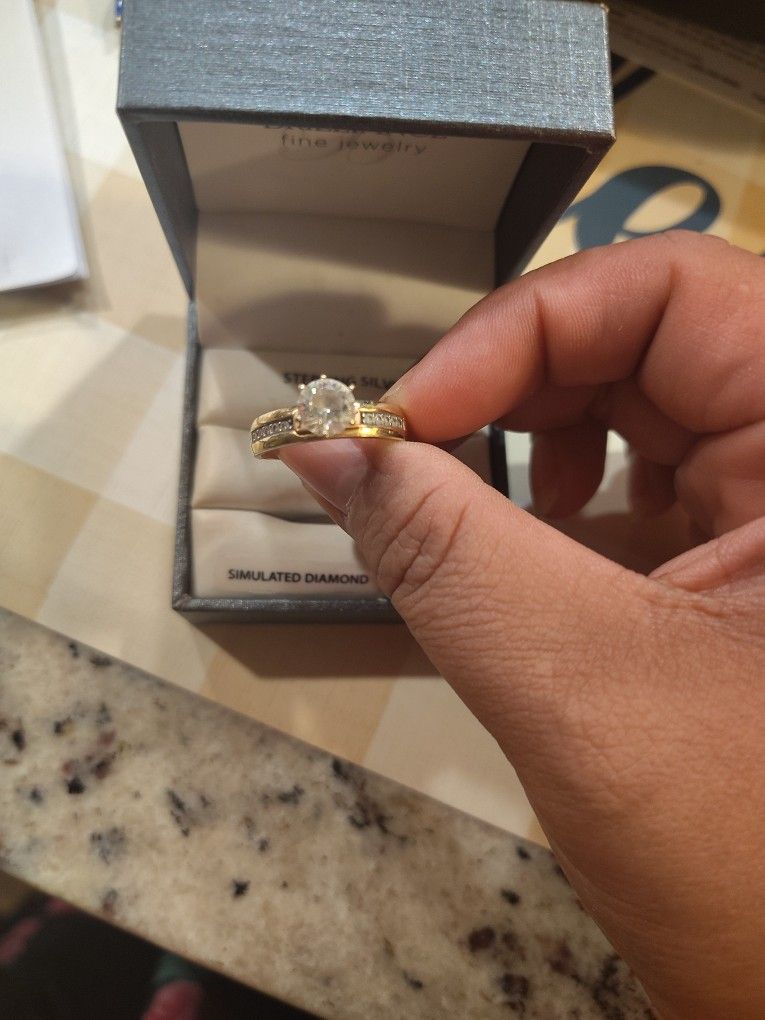 Beautiful 14 Engagement Diamond Ring