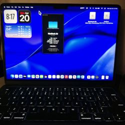 MacBook Air 2022 M2 13" 16gb RAM 256gb SSD