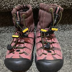 Pink KEEN Toddler Boots - Size 10