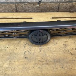 2014,2015,2016,2017,2018,2019,2020,2021,2022,2023 Toyota 4Runner Front Upper Grille