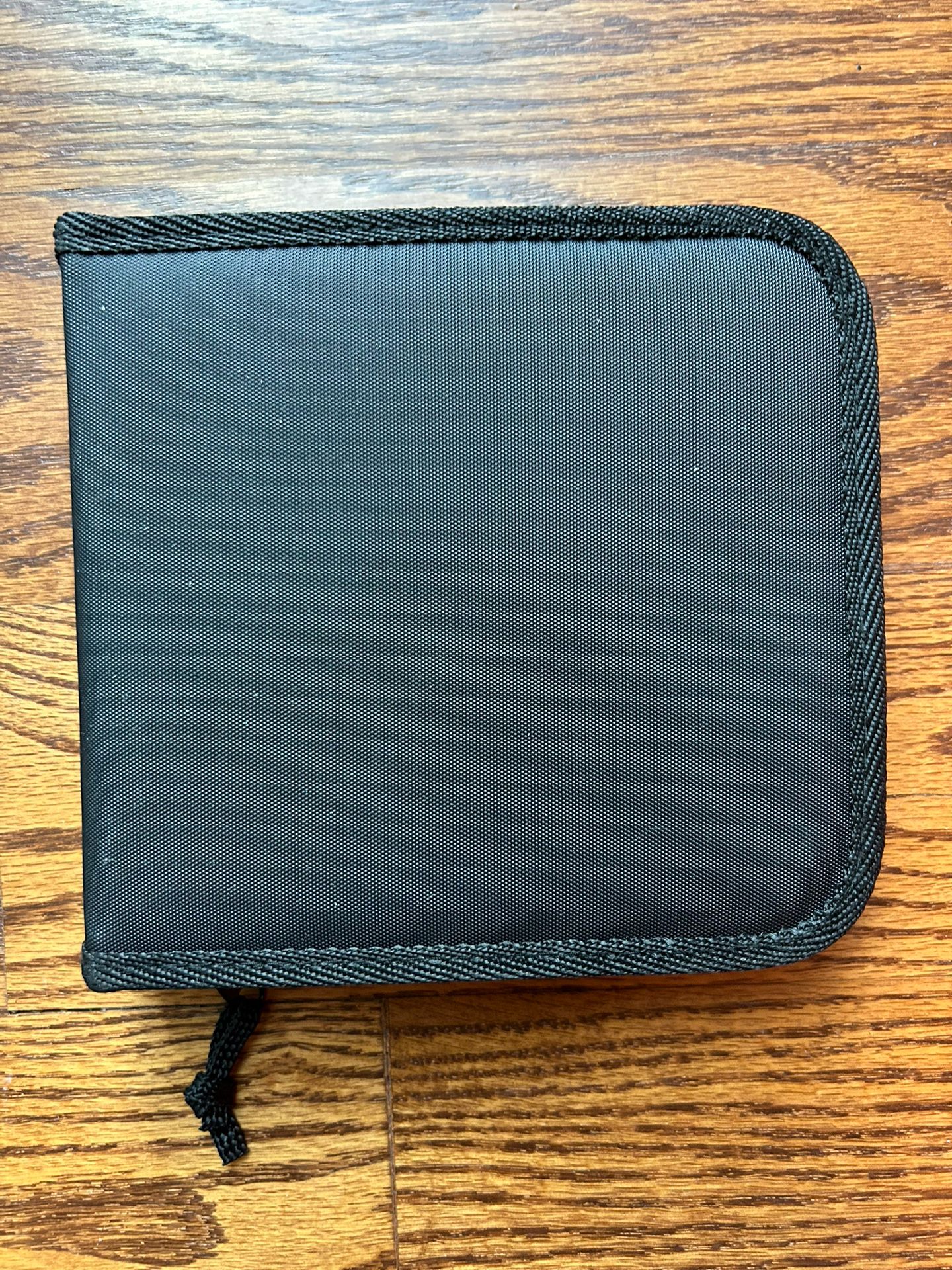 Dvd/Cd 24 Sleeve Packets Zipper Case Black