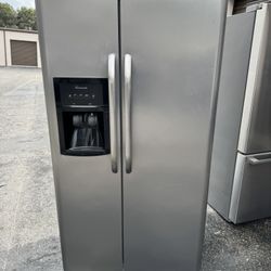 Refrigerator Good Condition Everything Works Fine 