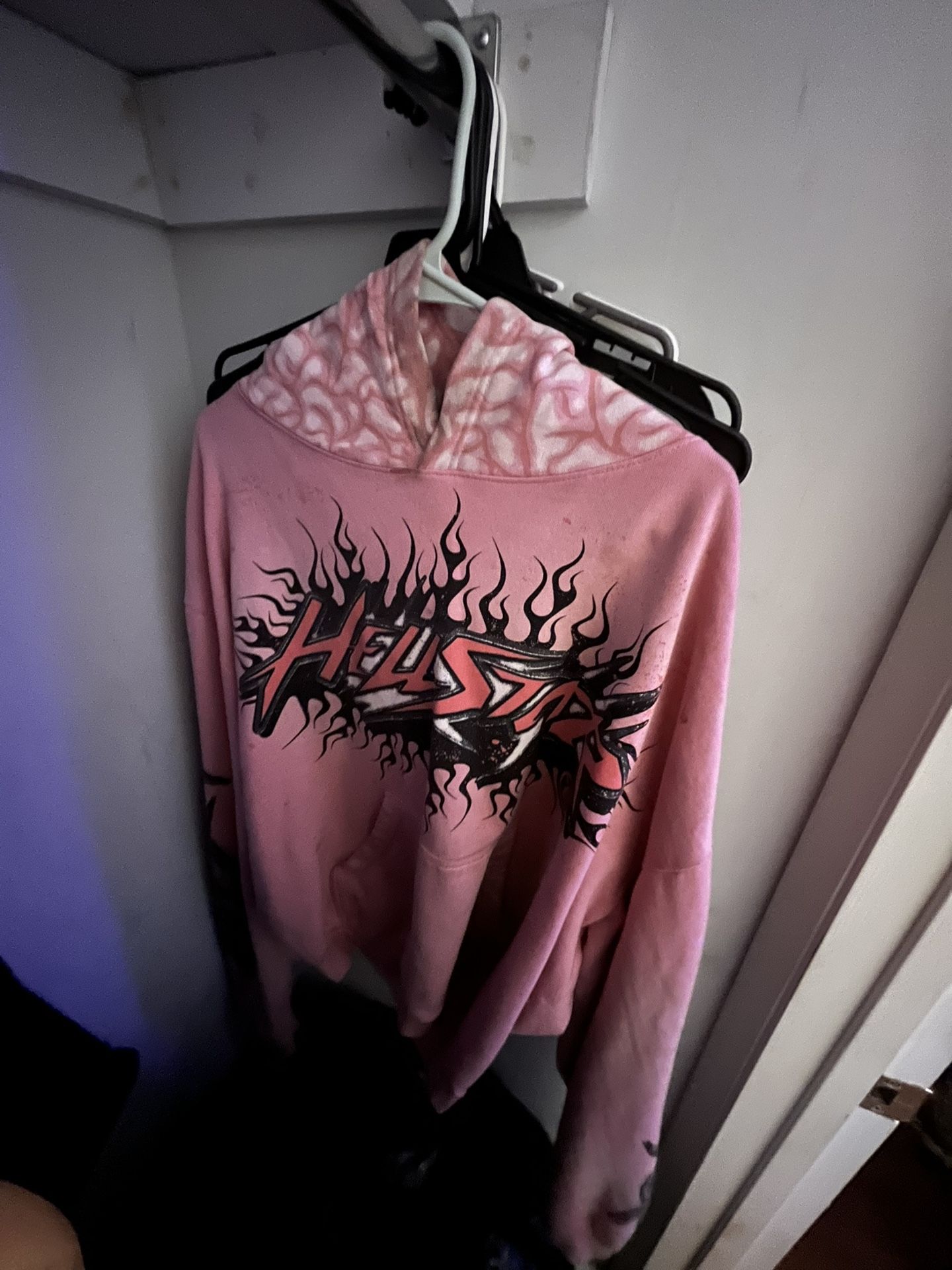 hellstar pink hoodie 