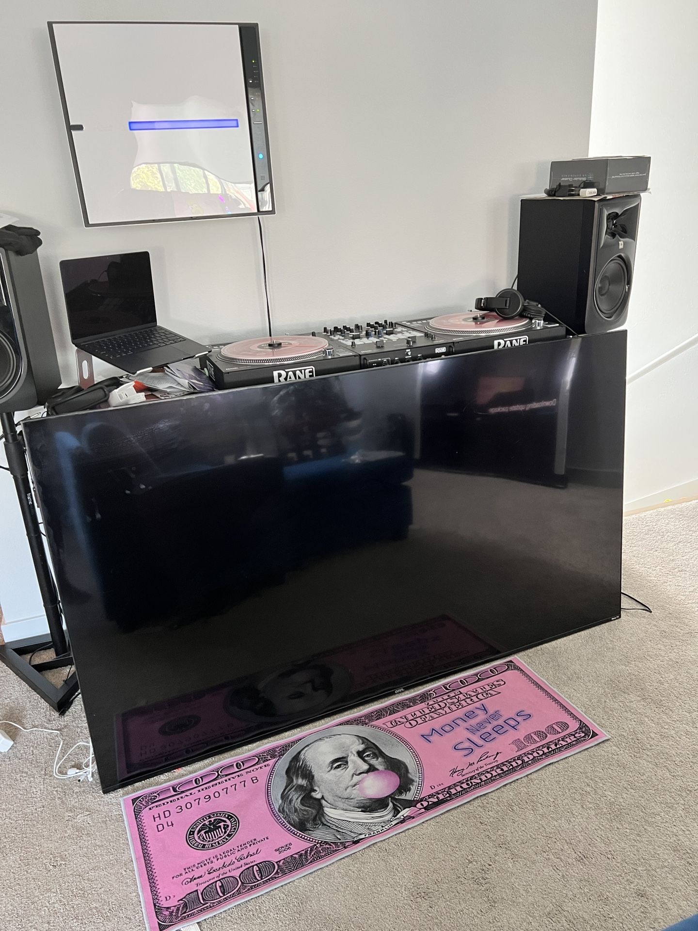 75 Inch ONN Roku UHD 4K LED TV
