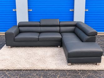 Sectional sofa. Free delivery 🚚