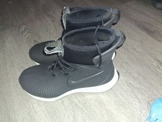 Youth shoes