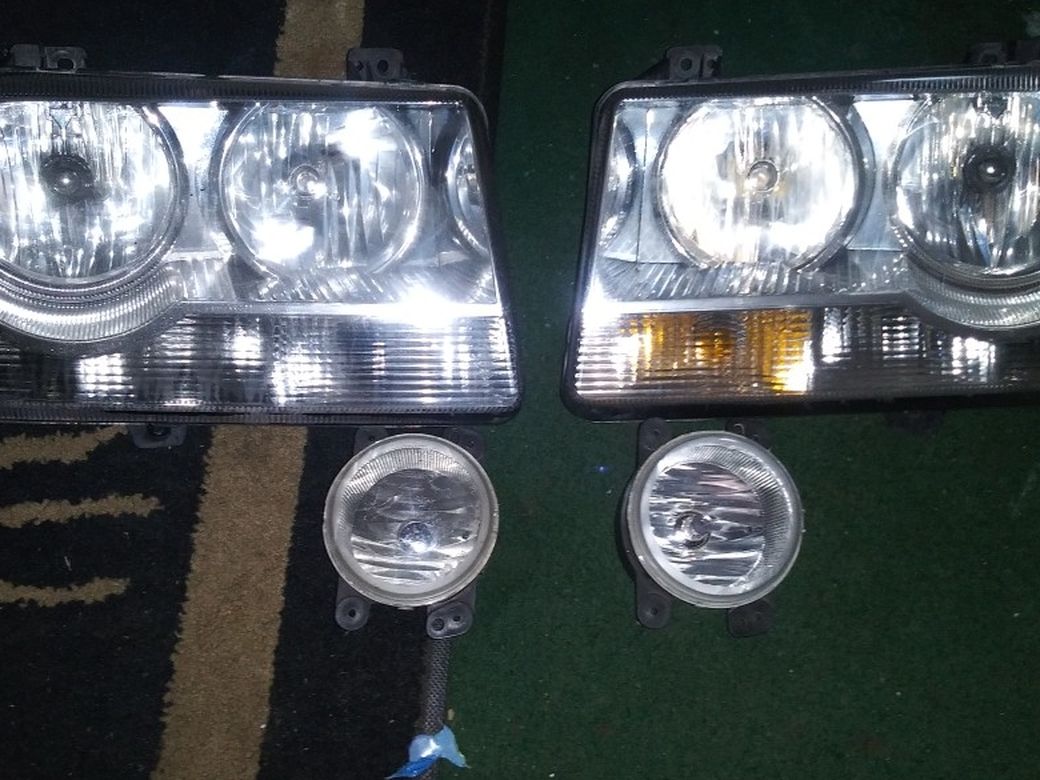 2005-2010 Chrysler 300 Headlights + Foglights