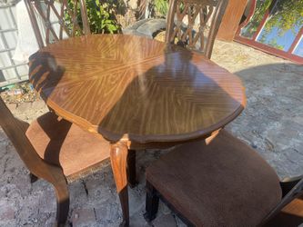 dinning table with 4 chairs