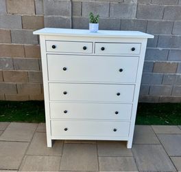 White IKEA Hemnes 6 drawer dresser