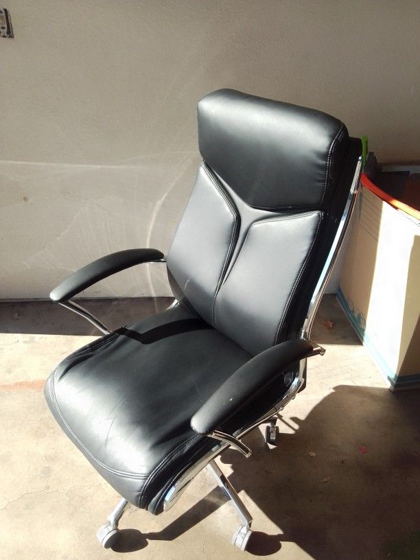 Premium Leather Adjustable Chair