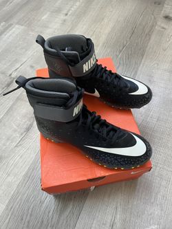 Nike Football Cleats- Size 5.5 Youth