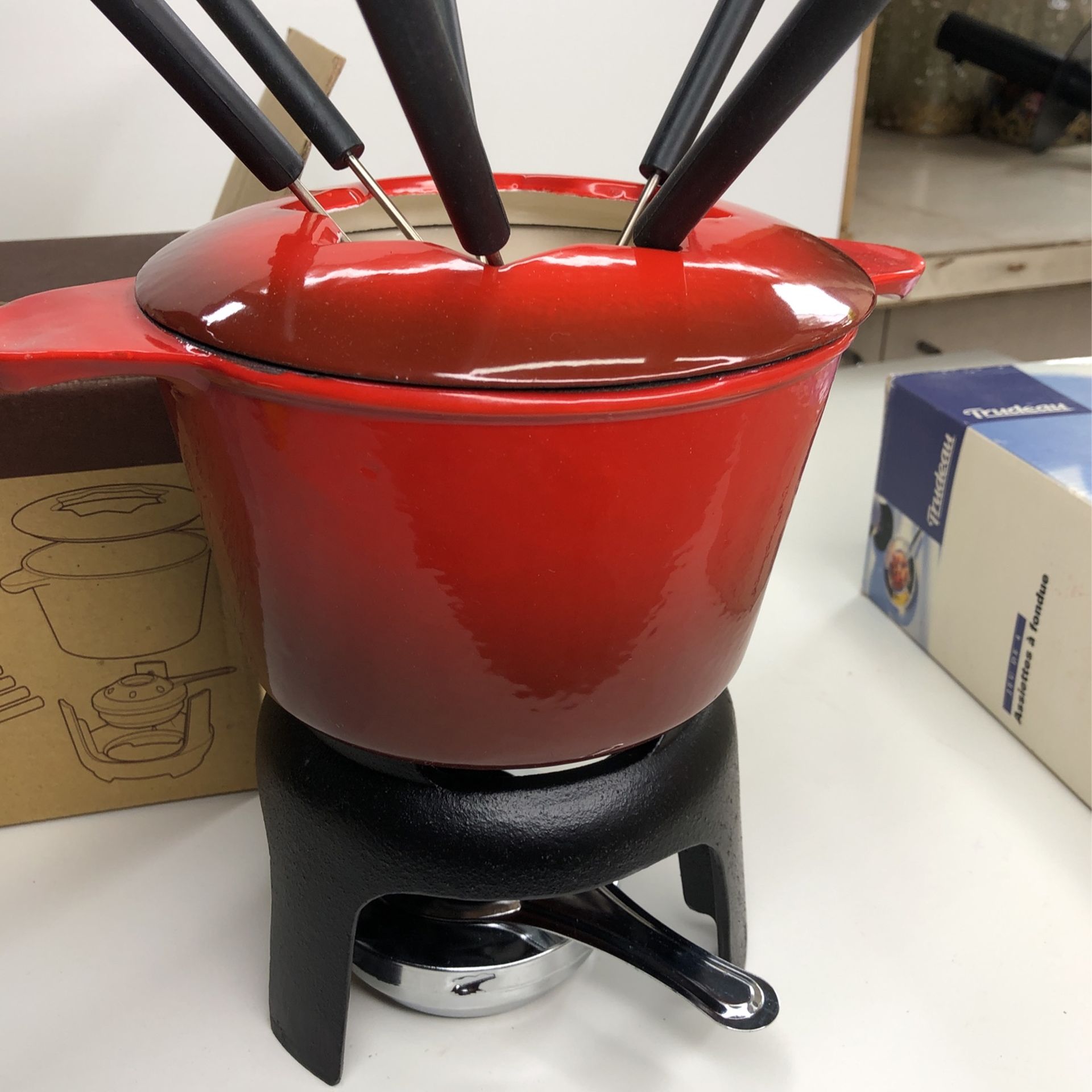 WORLD MARKET 10PC FONDUE SET AND SET OF 4 FONDUE PLATES for Sale in