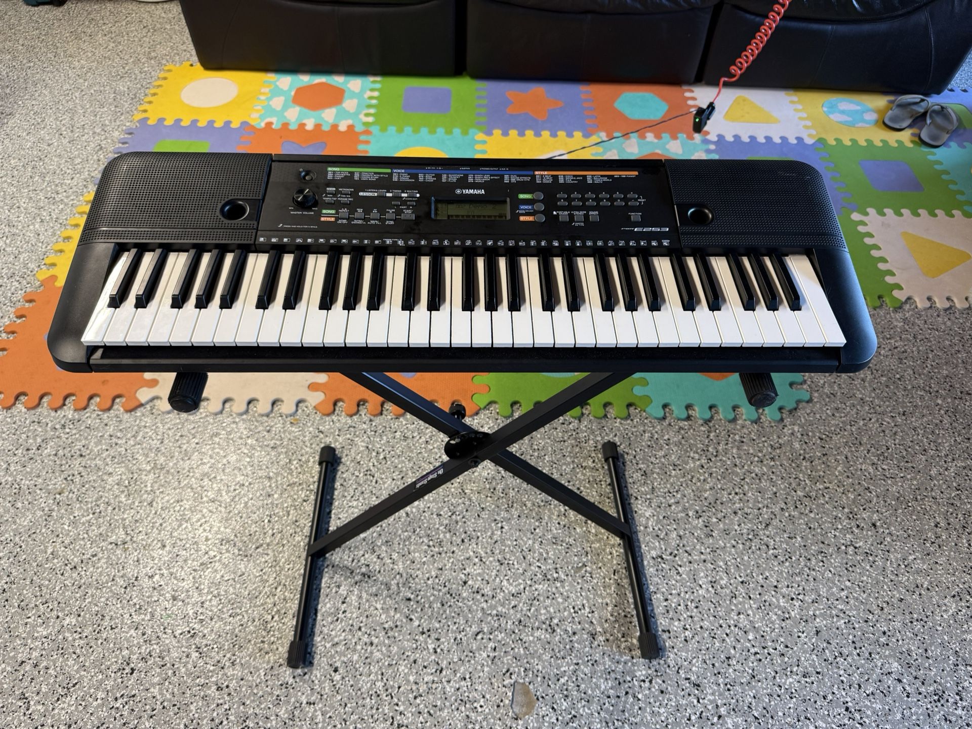 Yamaha Portable Keyboard PSR-E253