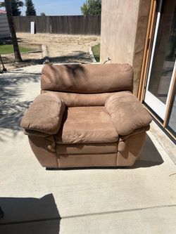 Big comfy oversized chair - clean and no tears