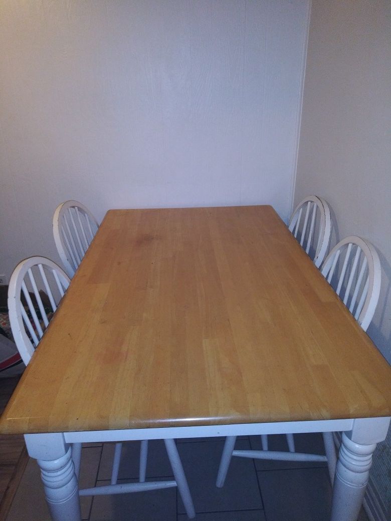 Wooden kitchen table plus 5 chairs